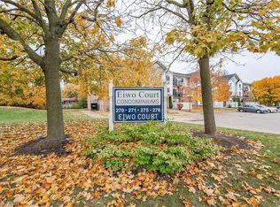 271 Eiwo Ct #306, Waterloo, ON N2K2M8