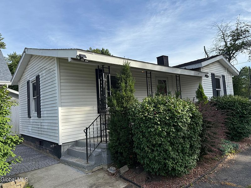 4th image of 110 Clement Avenue