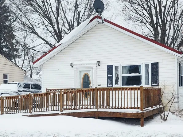 992 Peach Blvd, Willoughby, OH 44094