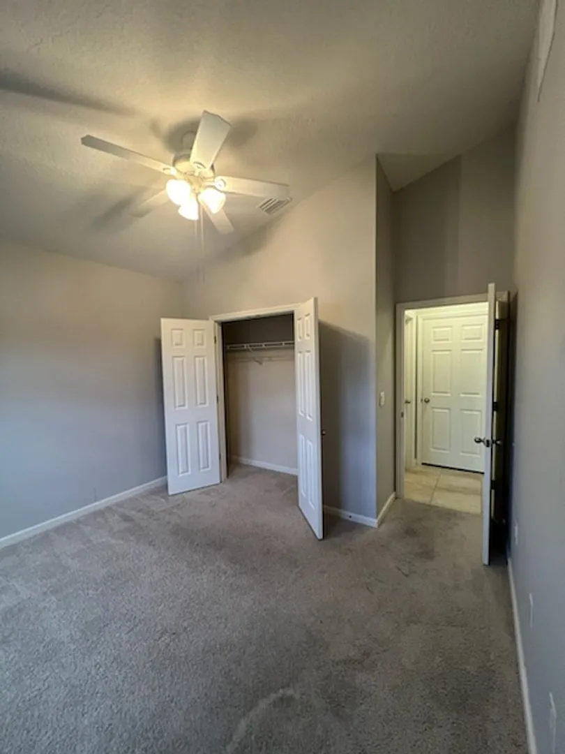Sawgrass Lakes Home — Photo 4