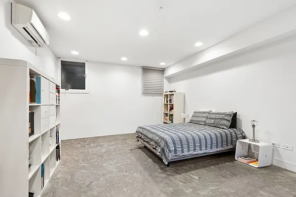 Bedroom, photo 2