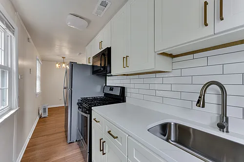 909 E 26th St #2 Photo 1