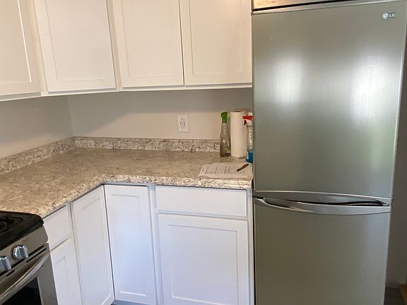 3rd image of 328 Milton Ave APT 4