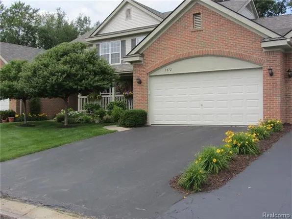 5872 Augusta Ln #1, Grand Blanc, MI 48439