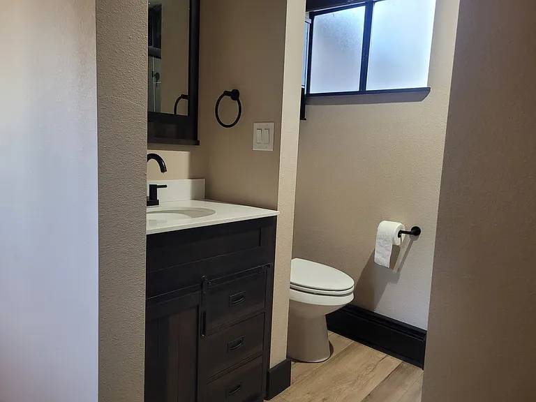 727 Lookout Mountain Rd #B — Photo 11