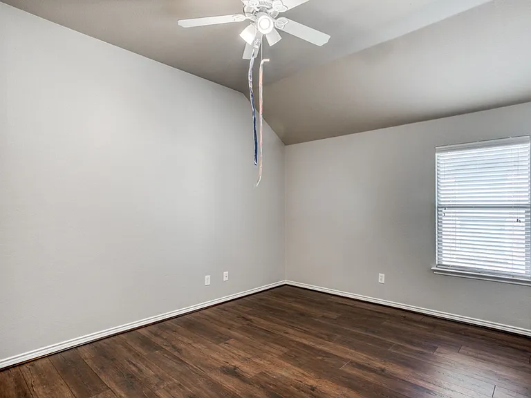 1404 Pillar Bluff Way — Photo 18