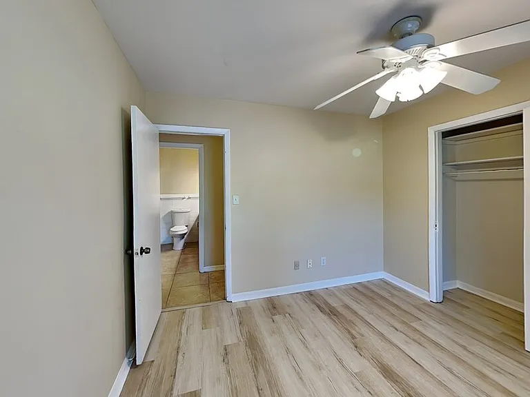 2512 Sea Breeze Ct — Photo 17