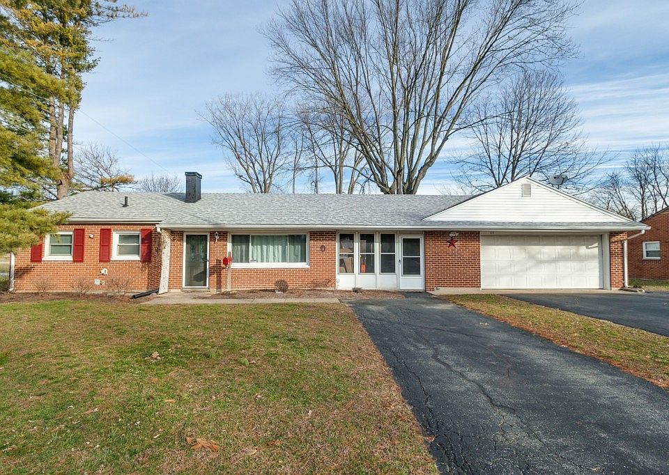 1st image of 110 Maple Gardens Dr