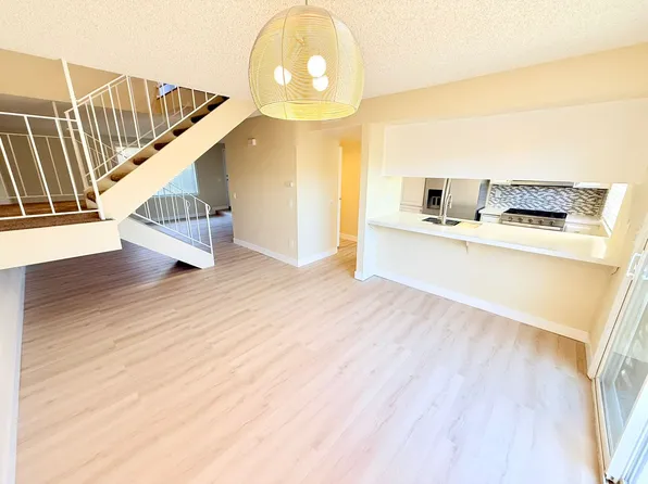 266 E Via Escuela Unit B, Palm Springs, CA 92262