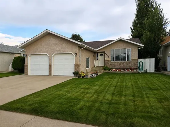 4645 S Majestic Pl, Taber, AB T1G 1E3