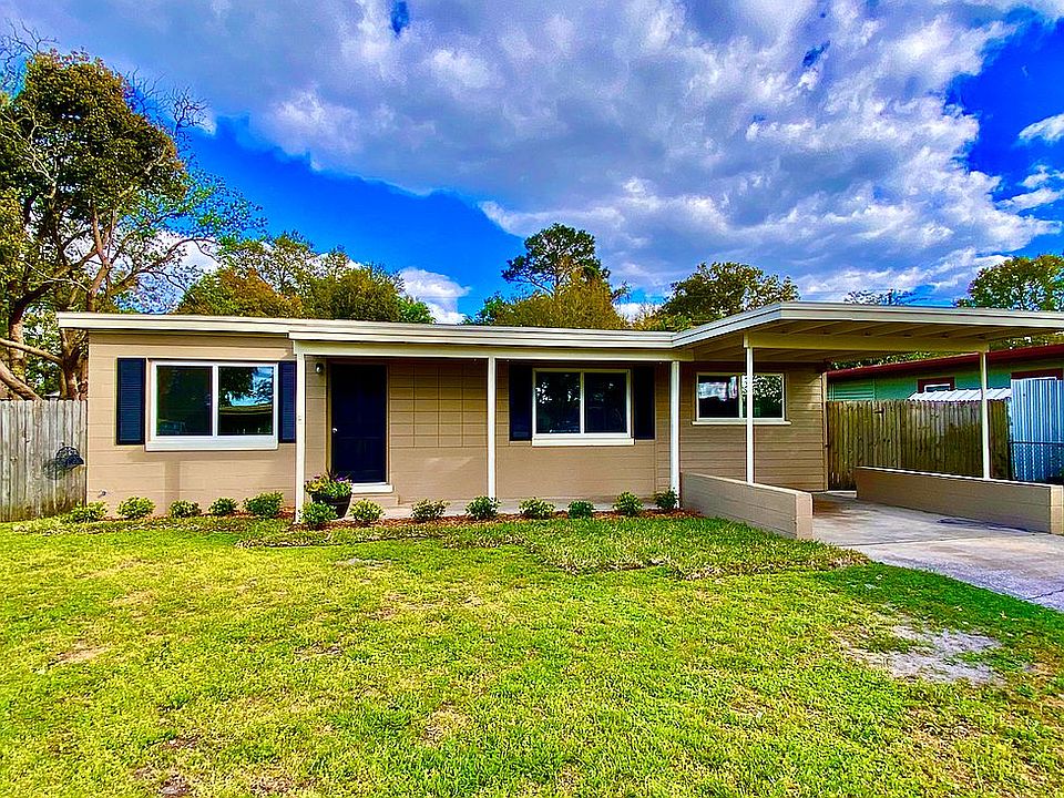 1st image of 117 Country Club Cir