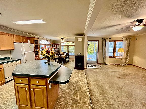 2nd image of 22912 S Pinehurst Dr