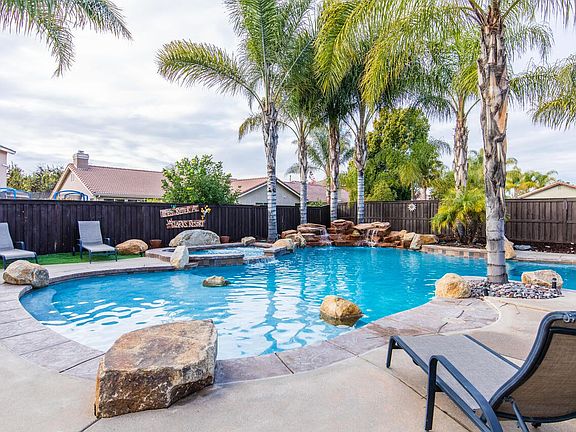 Beautiful Lg Pool