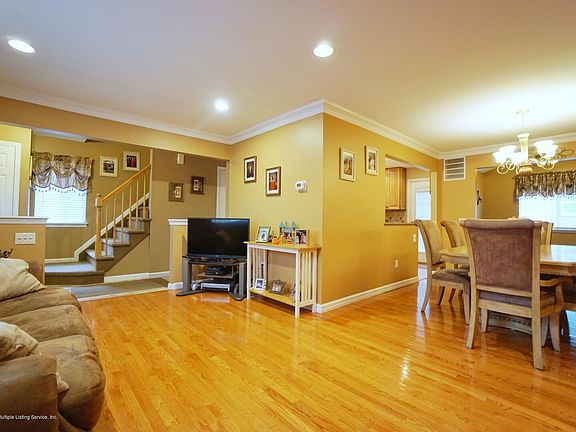 5th image of 22 Sonia Ct