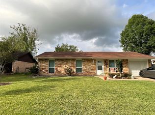 105 Kimberly Ln, Yoakum, TX 77995