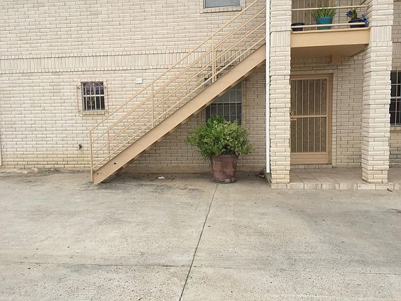 3rd image of 1701 Corpus Christi St APT 1