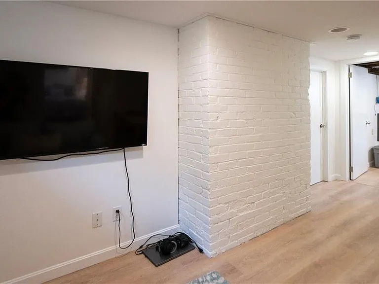 122 Ruggles Ave — Photo 40