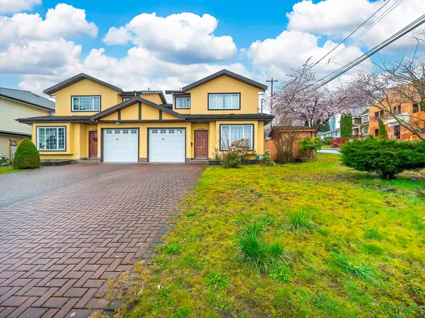 4706 Sardis St, Burnaby, BC V5H 1L5