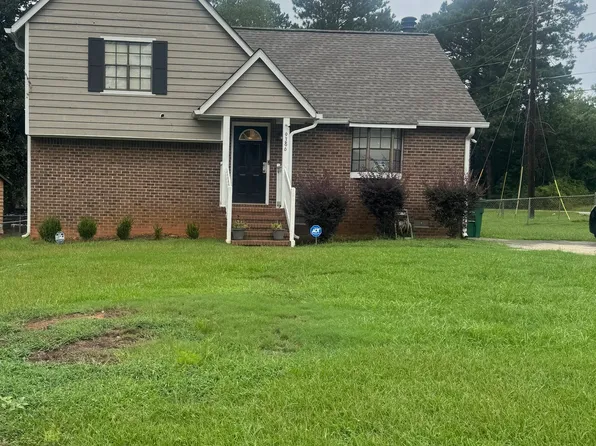 9386 Wood Knoll Ln, Jonesboro, GA 30238