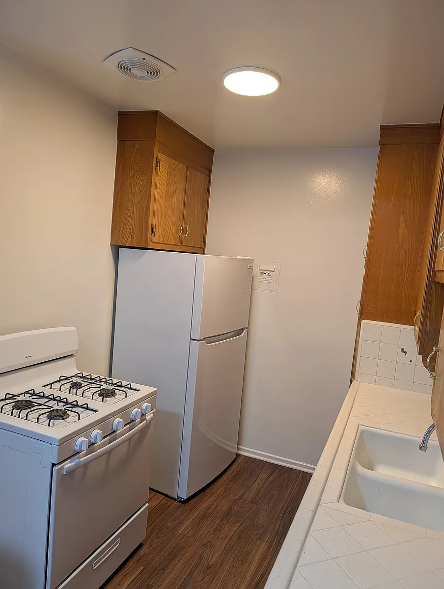 Kitchen - 1317 Euclid St #6