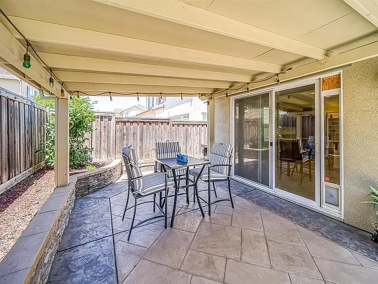 N San Remo Ln — Photo 27