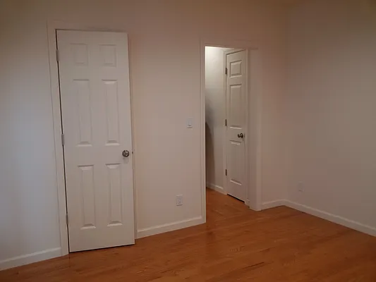 Rented by Halvatzis Realty | media 1