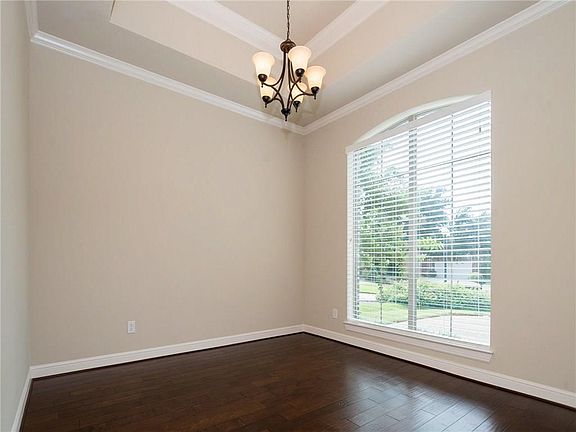 4th image of 7608 Acorn Ln