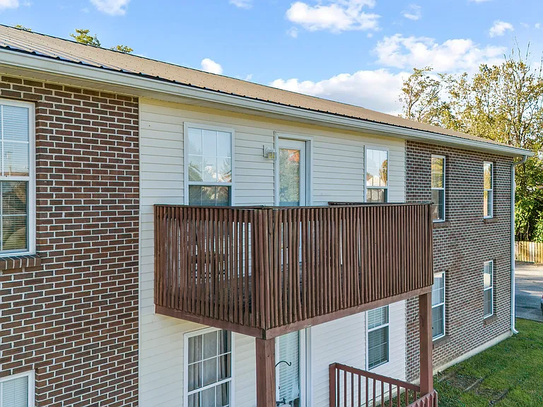 Briarwood Apartments — Photo 8