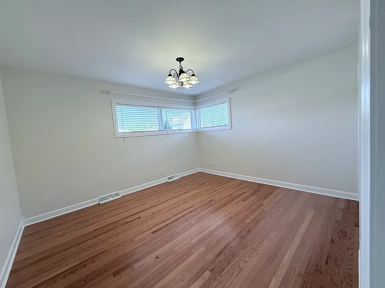 4528 Grace St — Photo 16