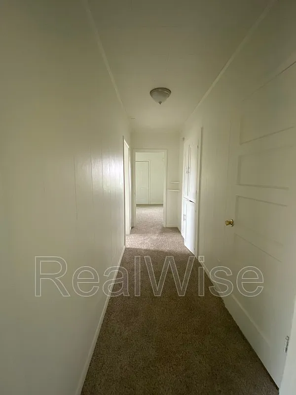 2 bed, 1.0 bath, 933 sqft, $1,395 — Photo 4