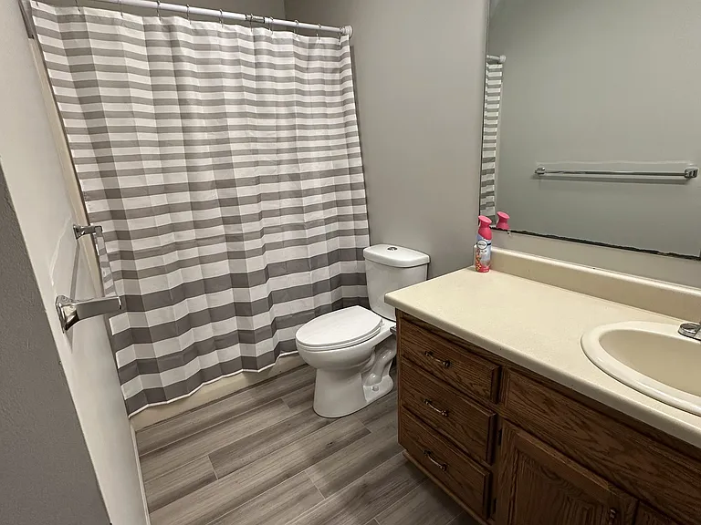 2411 N Kruse Ave #4 — Photo 5