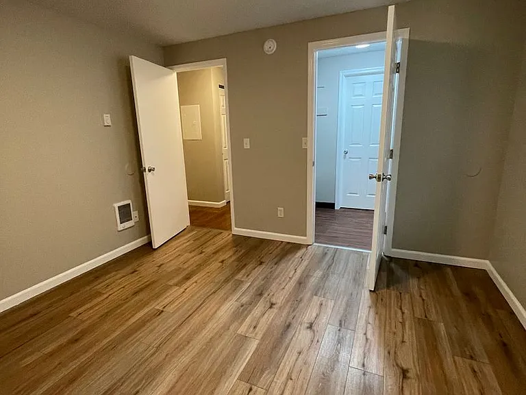 Albany Meadows Apartments — Photo 59
