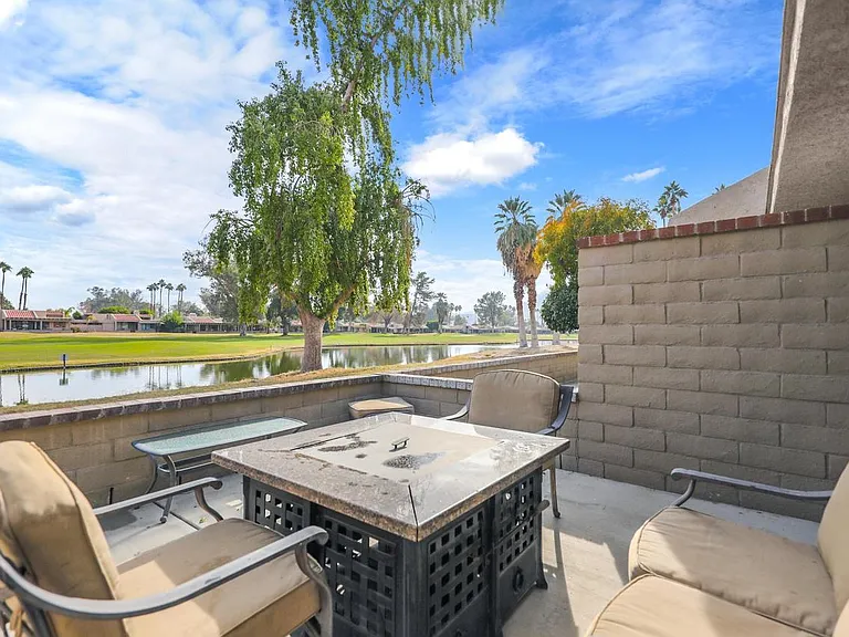 2860 Calle Loreto — Photo 1