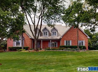 15 Copperfield Dr, Hawthorn Woods, IL 60047