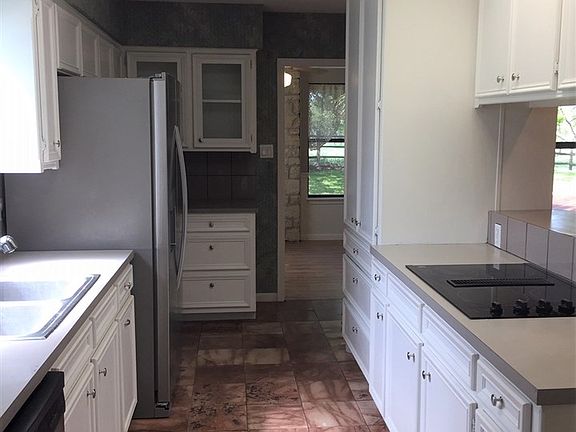 5th image of 308 Lucy Ln