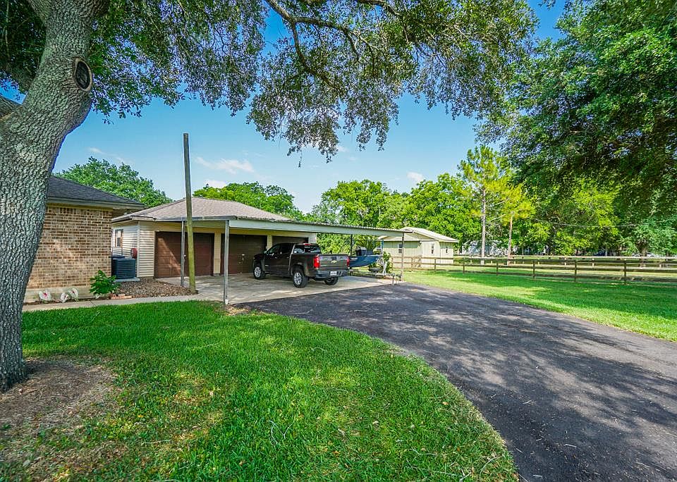 2nd image of 125 Twin Ln