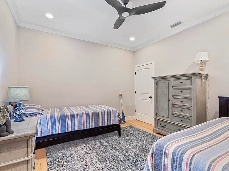 15611 Milan Ct — Photo 33