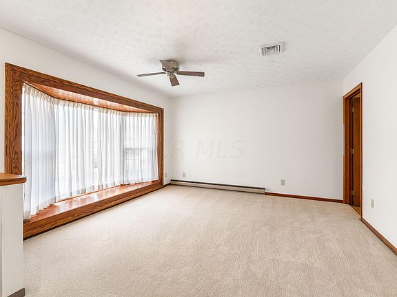 5th image of 900 Hickory Dr