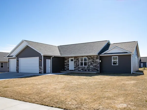 1921 Red Fox Ln, Kaukauna, WI 54130