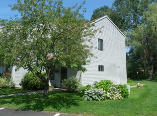 11 Chelsea Cir, South Burlington, VT 05403