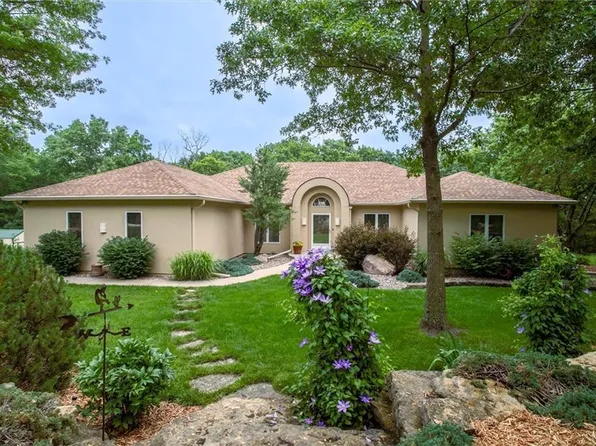 13738 Lookout Dr, Kansas City, MO 64139