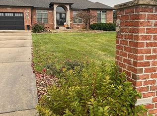 10027 E Hickory Ridge Dr, Rochelle, IL 61068