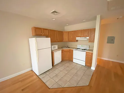 15 Pearl St Photo 1