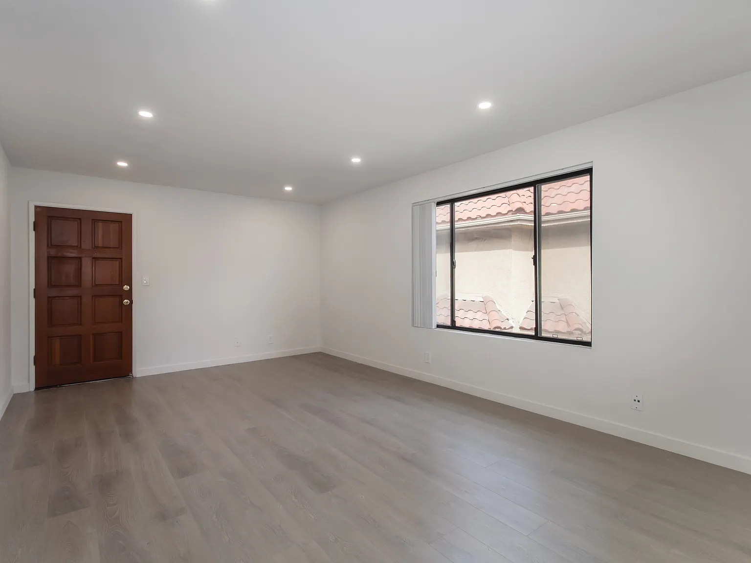 1 bed, 650 sqft, $1,990 — Photo 2