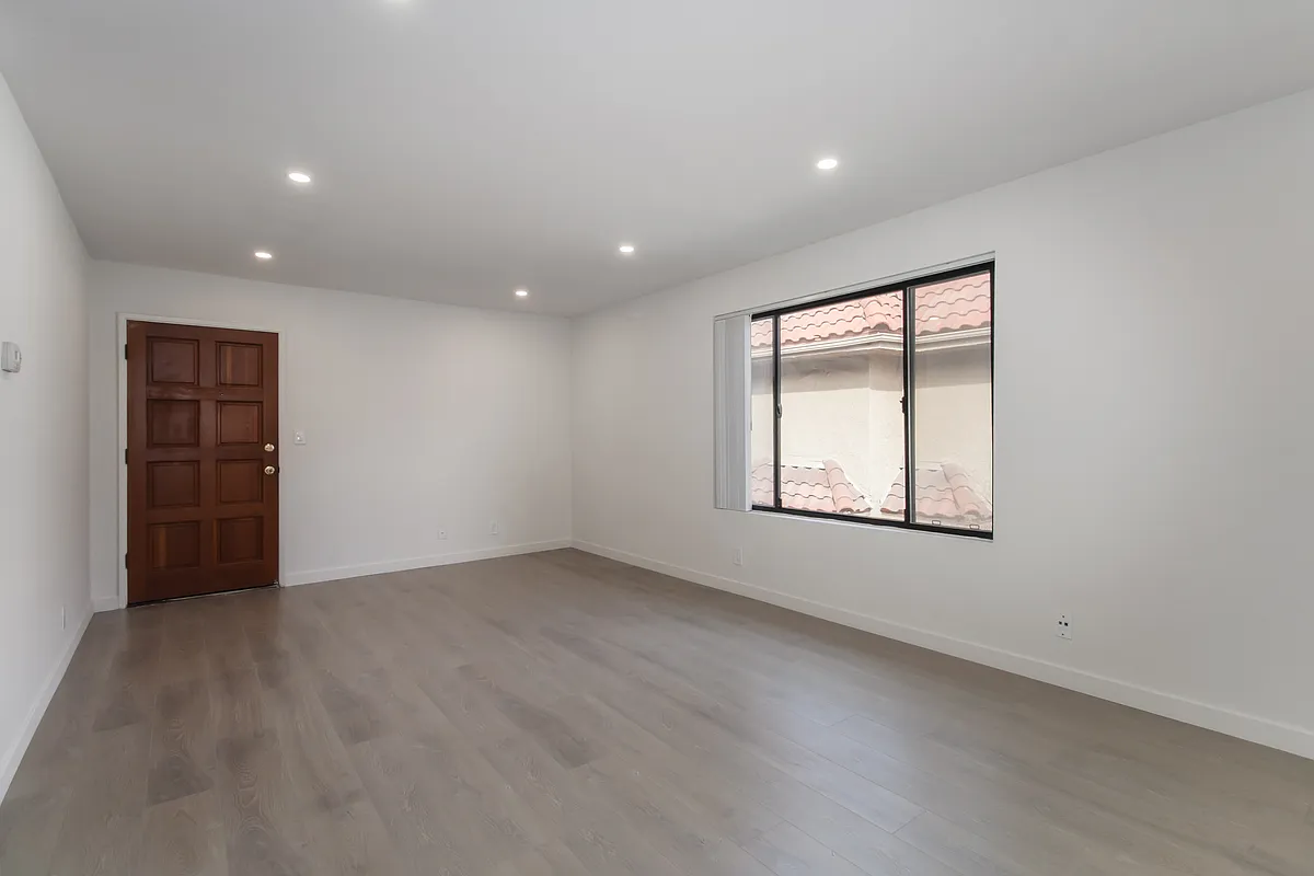 Building Photo - 1169 Rosedale Ave #204