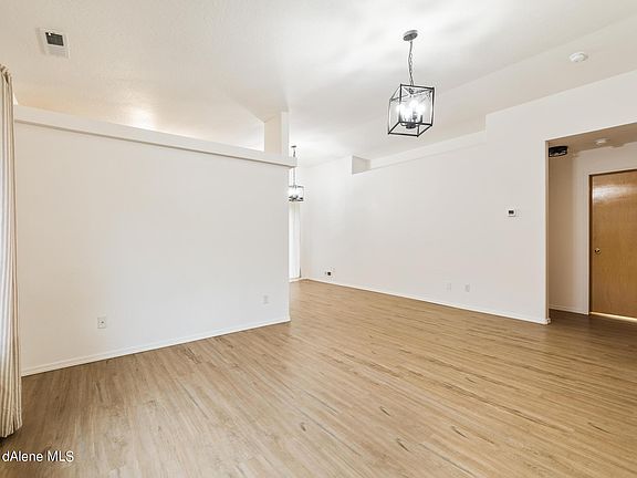 5th image of 149 E Orchard Ave