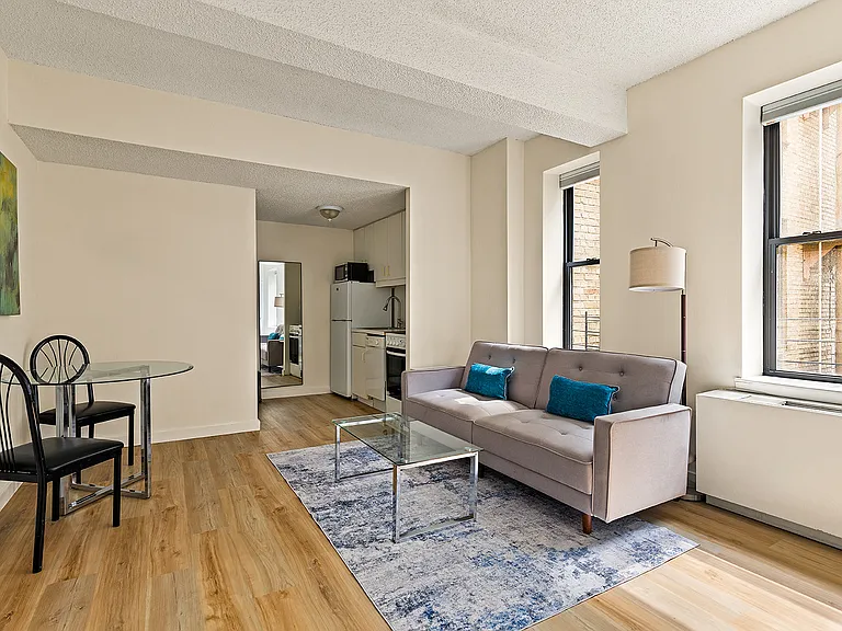 150 W 51st St #1922 — Photo 3