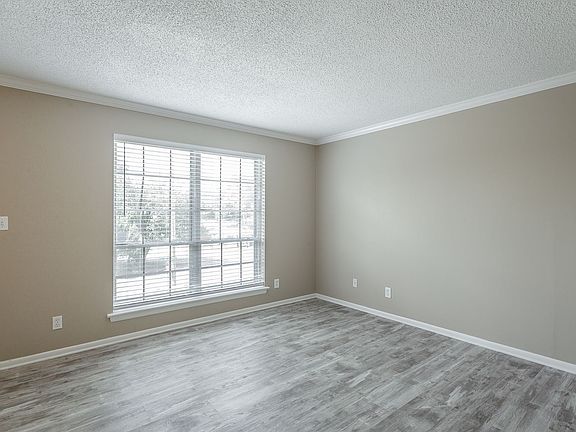 5th image of 741 Germantown Cir #B
