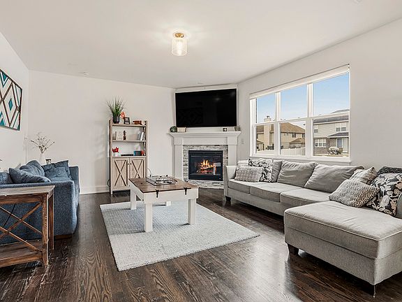 2nd image of 15903 Crimson Dr