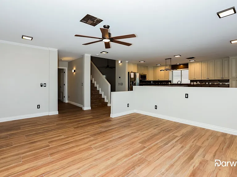 23696 N Oasis Blvd — Photo 5